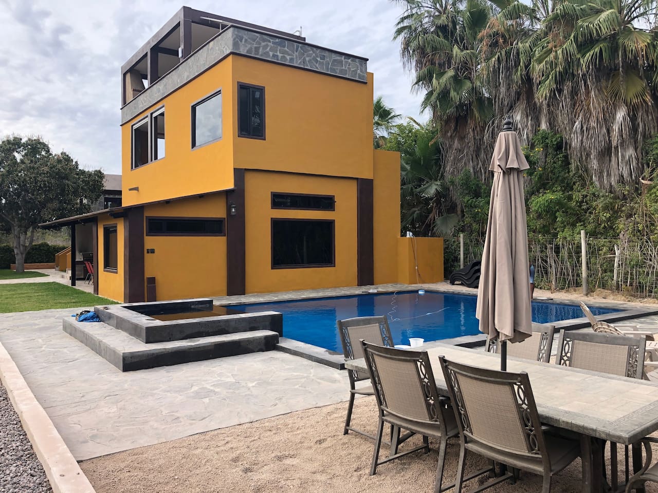 7C0B05E1-D385-4E4C-ACA3-A2DB251C39C1